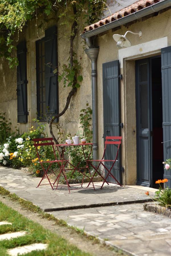 Un Jardin Et Trois Maisons Brux Exteriör bild