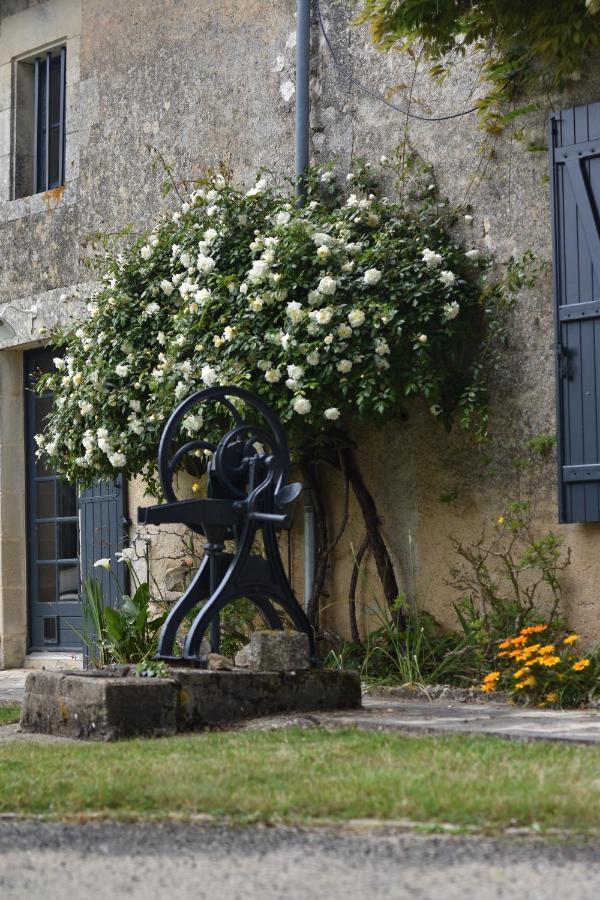 Un Jardin Et Trois Maisons Brux Exteriör bild