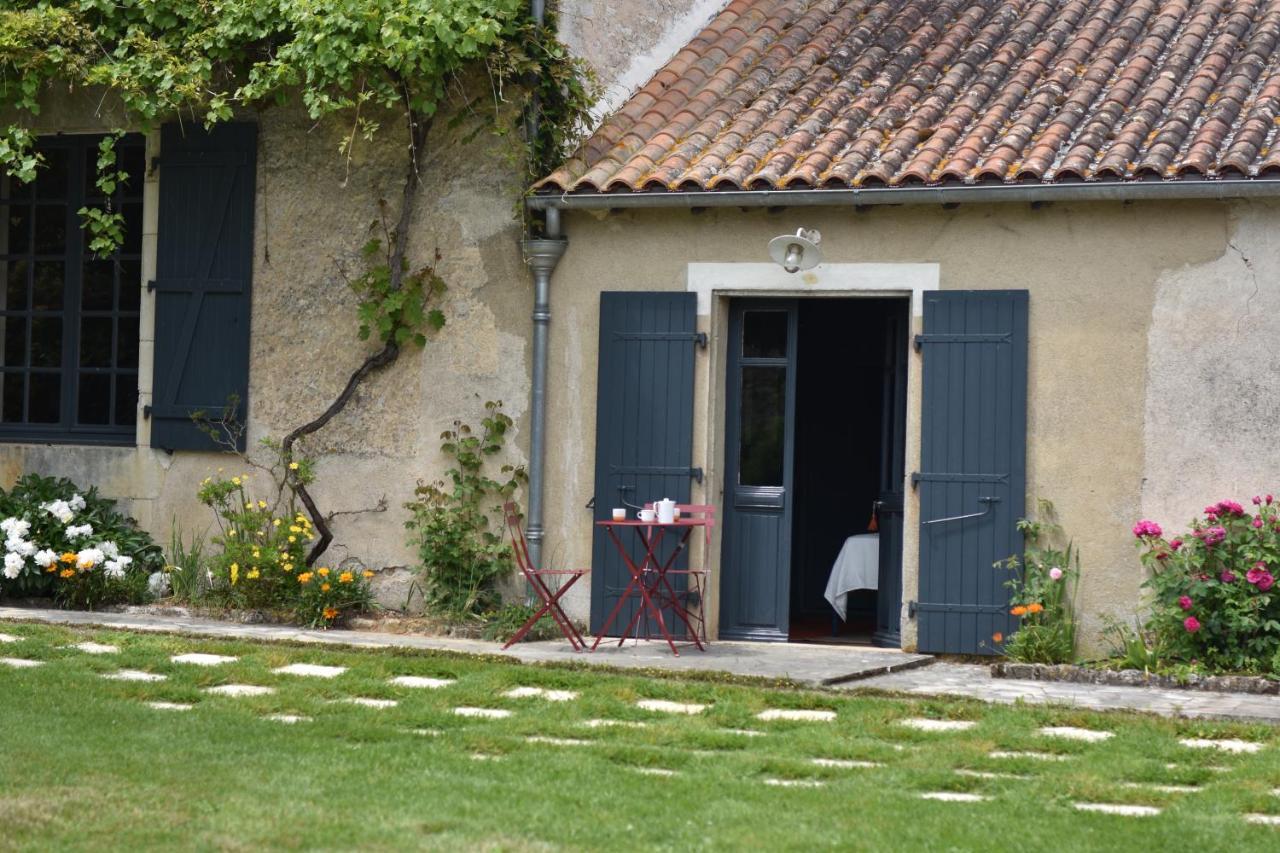 Un Jardin Et Trois Maisons Brux Exteriör bild