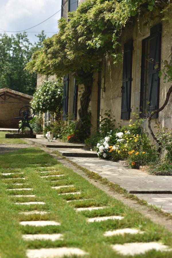 Un Jardin Et Trois Maisons Brux Exteriör bild