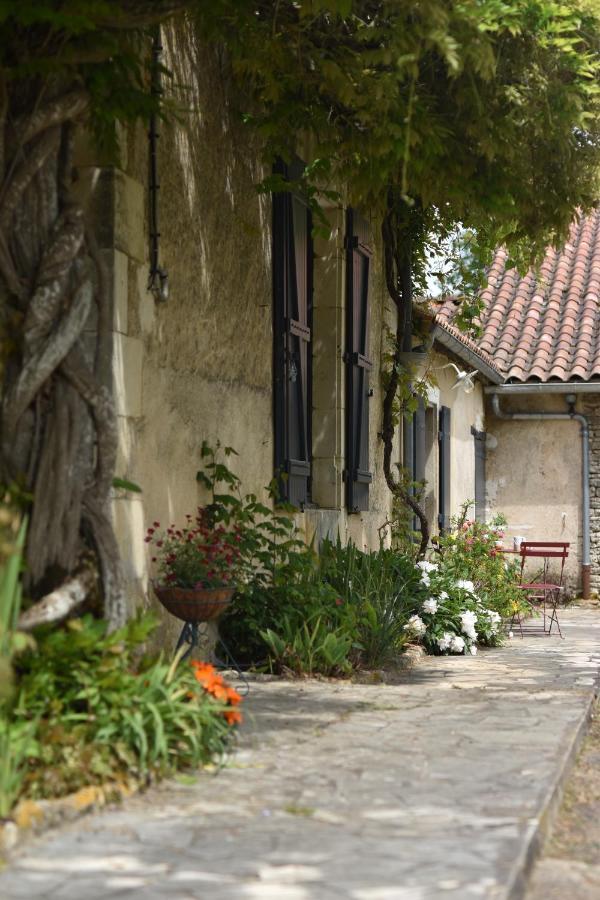 Un Jardin Et Trois Maisons Brux Exteriör bild